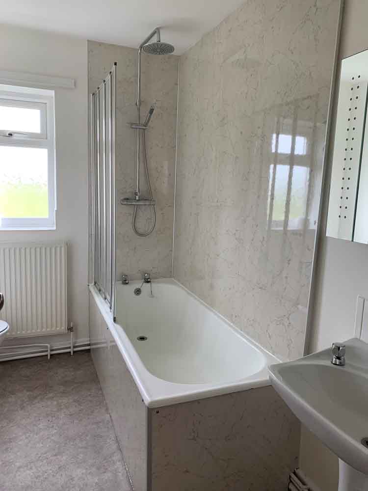 Tor_View_Bath_Room.jpg